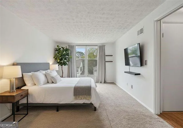 Listing Photo 4 - Condo for sale in building located at 1325 Kys Lake Dr NE, Brookhaven, GA 30319