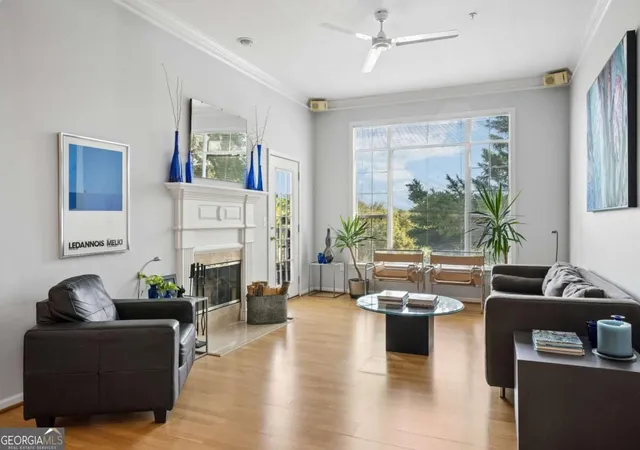 Listing Photo 5 - Condo for sale in building located at 2400 Cumberland Pkwy Se, Atlanta, GA 30339 - Unit #424