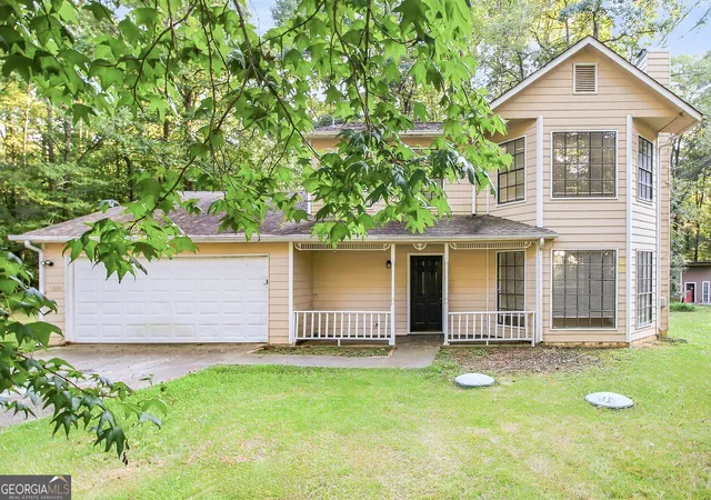 Photo 2 of Single family home for sale at 135 N Creek Trl, Jonesboro, GA 30238 | MLS# 10849406 | Listing updated on 2026-10-07