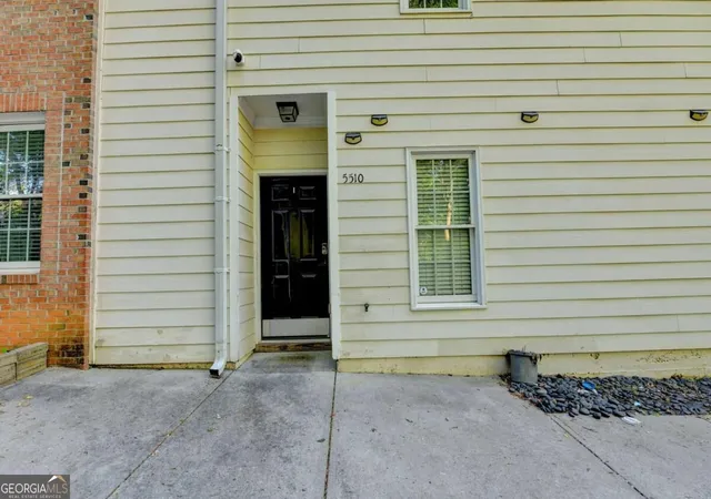 Photo 3 of Condo for sale at 5510 Stonewood Ct, Norcross, GA 30093 | MLS# 10836956 | Listing updated on 2026-09-15