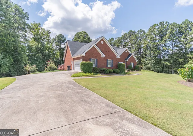 Photo 3 of Single family home for sale at 3562 Thompson Ml Rd, Buford, GA 30519 | MLS# 10838752 | Listing updated on 2026-10-09