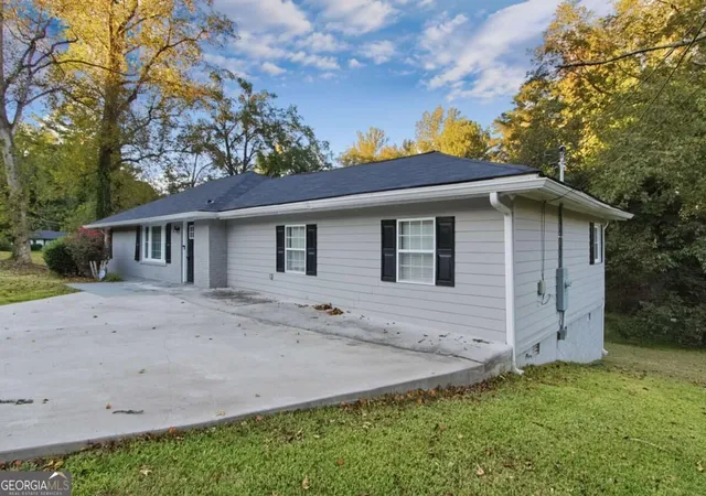 Photo 3 of Single family home for sale at 2280 Pemberton Rd SW, Atlanta, GA 30331 | MLS# 10879677 | Listing updated on 2026-10-27