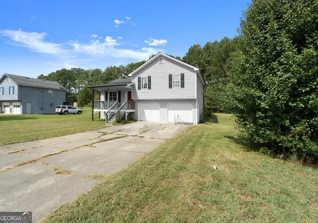 Photo 2 of Single family home for sale at 33 Saddle Ln Nw, Cartersville, GA 30121 | MLS# 10852848 | Listing updated on 2026-10-08