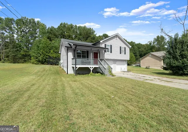Photo 3 of Single family home for sale at 33 Saddle Ln Nw, Cartersville, GA 30121 | MLS# 10852848 | Listing updated on 2026-10-08