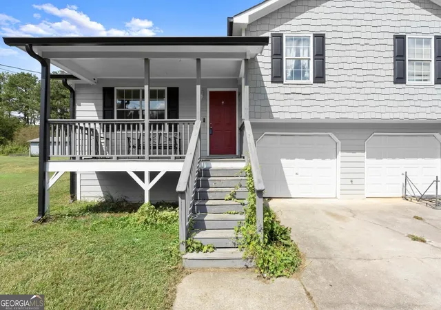 Photo 3 of Single family home for sale at 33 Saddle Ln NW, Cartersville, GA 30121 | MLS# 10852848 | Listing updated on 2026-10-08