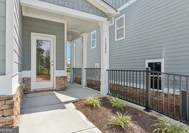 Photo 3 of Single family home for sale at 5222 Trace View Dr, Flowery Branch, GA 30542 | MLS# 10833465 | Listing updated on 2026-09-05