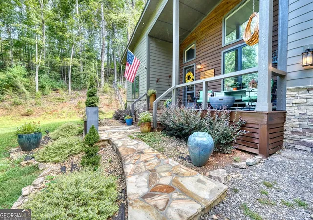 Photo 2 of Single family home for sale at 6824 Mountain Laurel Rd, Hiawassee, GA 30546 | MLS# 10846879 | Listing updated on 2026-09-30