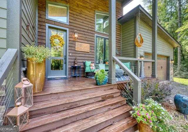 Photo 3 of Single family home for sale at 6824 Mountain Laurel Rd, Hiawassee, GA 30546 | MLS# 10846879 | Listing updated on 2026-09-30