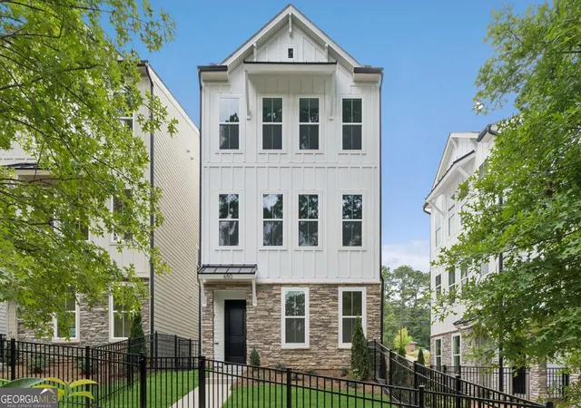 Photo 1 of Townhouse for sale at 650 Memphis Dr, Scottdale, GA 30079 | MLS# 10796462 | Listing updated on 2026-09-16