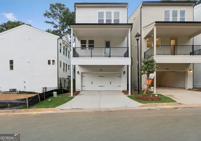 Photo 2 of Townhouse for sale at 650 Memphis Dr, Scottdale, GA 30079 | MLS# 10796462 | Listing updated on 2026-09-16