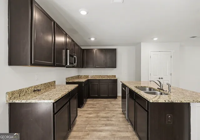 Photo 4 of Single family home for sale at 6506 Beaver Creek Trl, Atlanta, GA 30349 | MLS# 10820194 | Listing updated on 2026-10-09