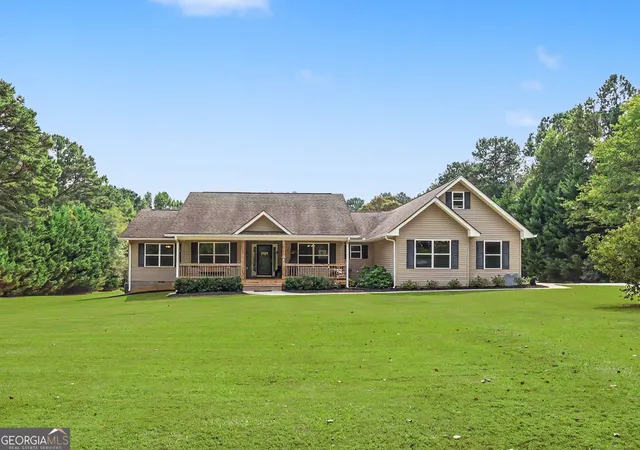Photo 1 of Single family home for sale at 4851 Holly Springs Rd, Pendergrass, GA 30567 | MLS# 10848819 | Listing updated on 2026-10-02