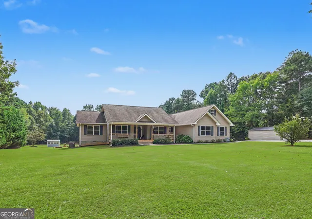 Photo 3 of Single family home for sale at 4851 Holly Springs Rd, Pendergrass, GA 30567 | MLS# 10848819 | Listing updated on 2026-10-02