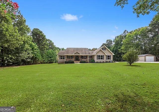 Photo 3 of Single family home for sale at 4851 Holly Springs Rd, Pendergrass, GA 30567 | MLS# 10848819 | Listing updated on 2026-10-02
