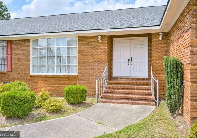Photo 3 of Single family home for sale at 1509 Weaver Dr, Augusta, GA 30909 | MLS# 10844864 | Listing updated on 2026-09-16