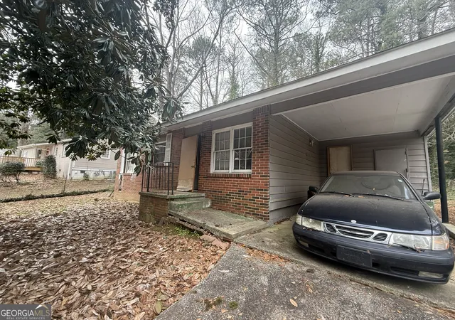Photo 2 of Single family home for sale at 734 Alfred Rd Nw, Atlanta, GA 30331 | MLS# 10851191 | Listing updated on 2026-09-23