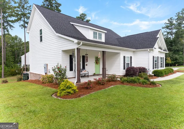 Photo 4 of Single family home for sale at 302 Brighton Way, Statesboro, GA 30461 | MLS# 10836665 | Listing updated on 2026-09-08