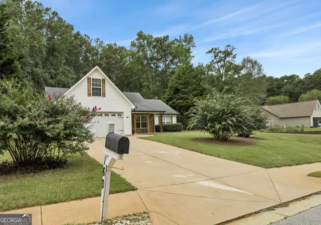 Photo 2 of Single family home for sale at 160 Laurel Ln, Social Circle, GA 30025 | MLS# 10853120 | Listing updated on 2026-10-09
