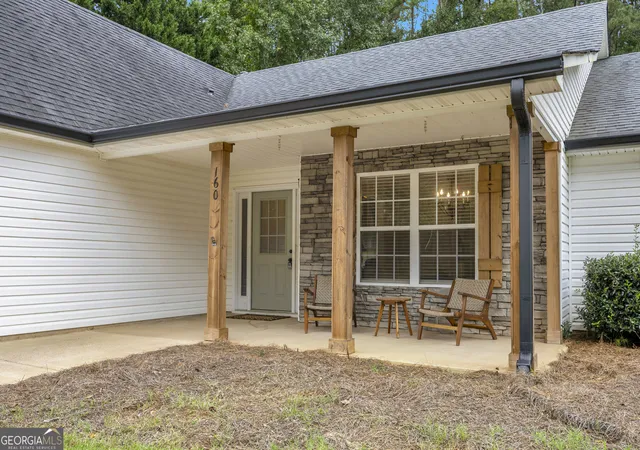 Photo 3 of Single family home for sale at 160 Laurel Ln, Social Circle, GA 30025 | MLS# 10853120 | Listing updated on 2026-10-09