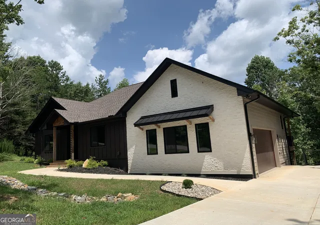 Photo 2 of Single family home for sale at 2408 Standing Meadows Dr Dr, Young Harris, GA 30582 | MLS# 10625359 | Listing updated on 2026-09-11