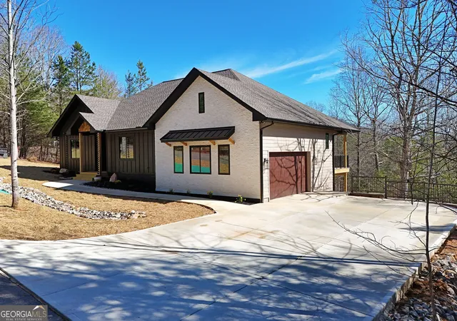 Photo 3 of Single family home for sale at 2408 Standing Meadows Dr Dr, Young Harris, GA 30582 | MLS# 10625359 | Listing updated on 2026-09-11