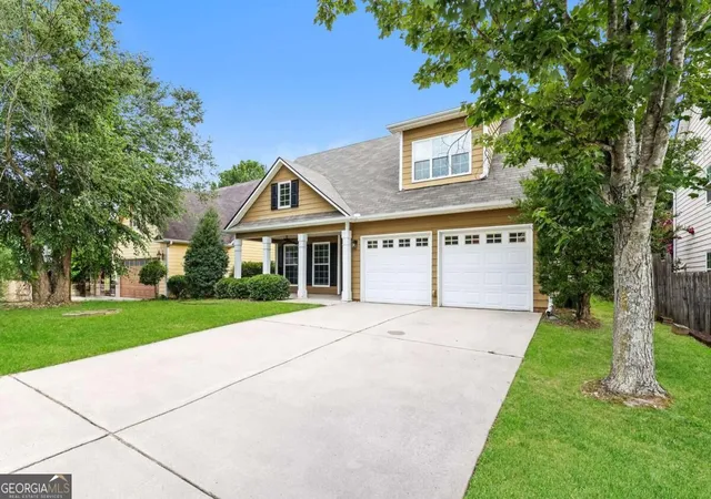 Photo 3 of Sale Pending at 231 Turnbridge Cir, Peachtree City, GA 30269 | MLS# 10839215 | Listing updated on 2026-09-17