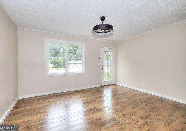 Photo 2 of Single family home for sale at 21 Duke Cir, Winder, GA 30680 | MLS# 10843212 | Listing updated on 2026-09-10