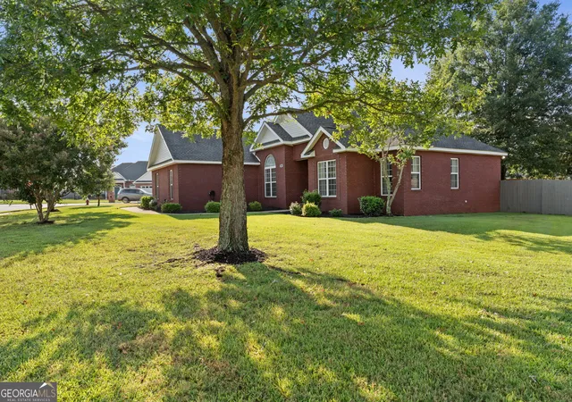 Photo 3 of Sale Pending at 806 Huntwood Ln, Kathleen, GA 31047 | MLS# 10839225 | Listing updated on 2026-09-20