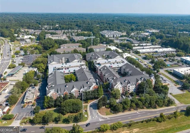 Listing Photo 2 - Condo for sale in building located at 1850 Cotillion Dr, Atlanta, GA 30338 - Unit #3419