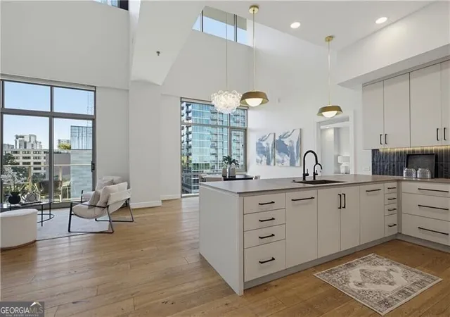 Listing Photo 1 - Condo for sale in building located at 905 Juniper St Ne, Atlanta, GA 30309 - Unit #812