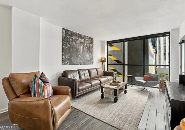 Photo 3 of Condo for sale at 1280 W Peachtree St Nw #APT 812, Atlanta, GA 30309 | MLS# 10852929 | Listing updated on 2026-10-09