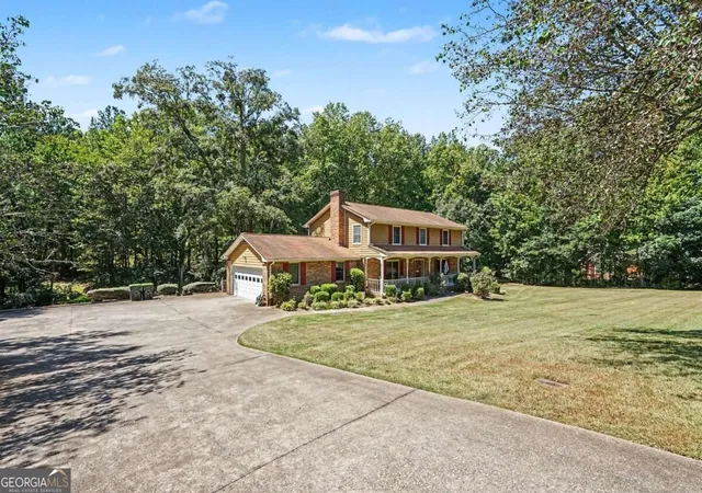 Photo 2 of Single family home for sale at 1107 Wallington Ct Nw, Conyers, GA 30012 | MLS# 10847253 | Listing updated on 2026-09-16