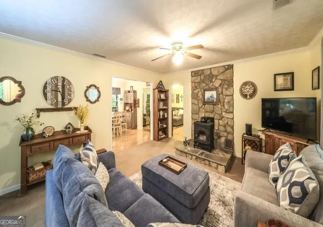 Photo 3 of Sale Pending at 712 Honeysuckle Ln, Temple, GA 30179 | MLS# 10840409 | Listing updated on 2026-09-06