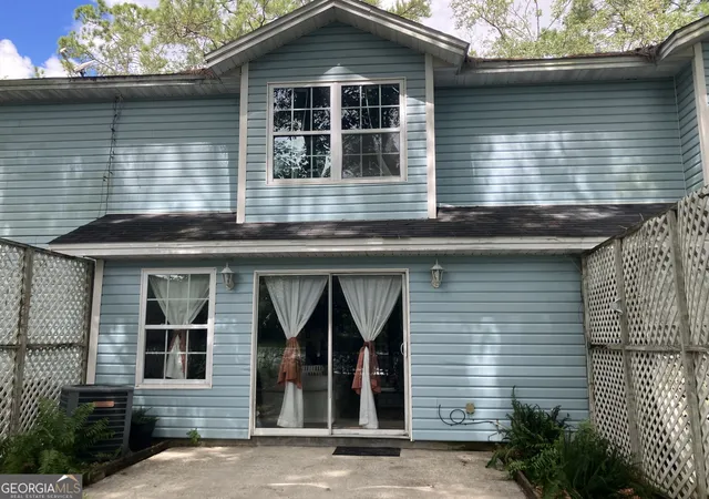 Photo 2 of Townhouse for sale at 107 E Lakemont Dr, Kingsland, GA 31548 | MLS# 10845304 | Listing updated on 2026-09-27