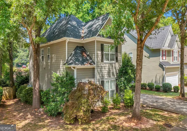Photo 3 of Sale Pending at 1229 Crescentwood Ln, Decatur, GA 30032 | MLS# 10839411 | Listing updated on 2026-09-15