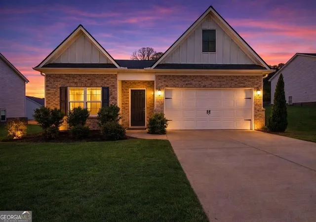 Photo 2 of Single family home for sale at 176 Innis Brk Cir, Cartersville, GA 30120 | MLS# 10851411 | Listing updated on 2026-10-07