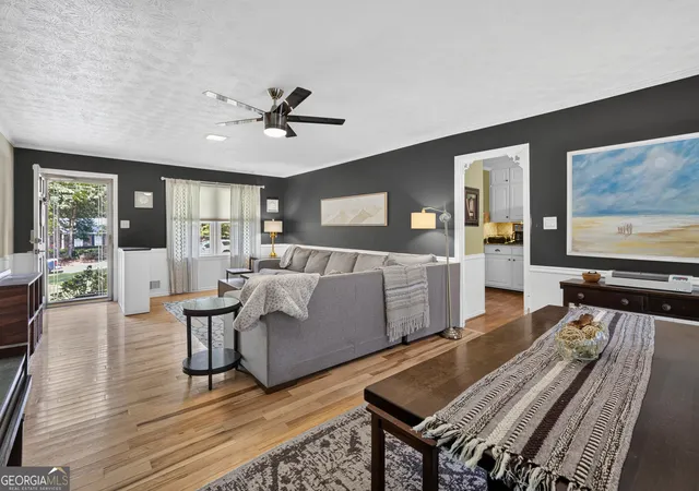 Photo 4 of Sale Pending at 2197 Valley Crk Cir, Snellville, GA 30078 | MLS# 10836799 | Listing updated on 2026-09-29