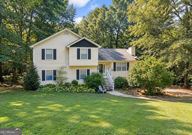 Photo 2 of Single family home for sale at 138 Mountain Oaks Dr, Carrollton, GA 30116 | MLS# 10839964 | Listing updated on 2026-09-14