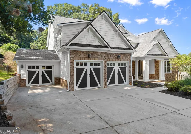 Photo 4 of Single family home for sale at 3309 Chaney Cir, Gainesville, GA 30506 | MLS# 10846903 | Listing updated on 2026-10-31