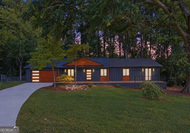 Photo 1 of Single family home for sale at 190 Crestwood Ct, Alpharetta, GA 30009 | MLS# 10847133 | Listing updated on 2026-09-30