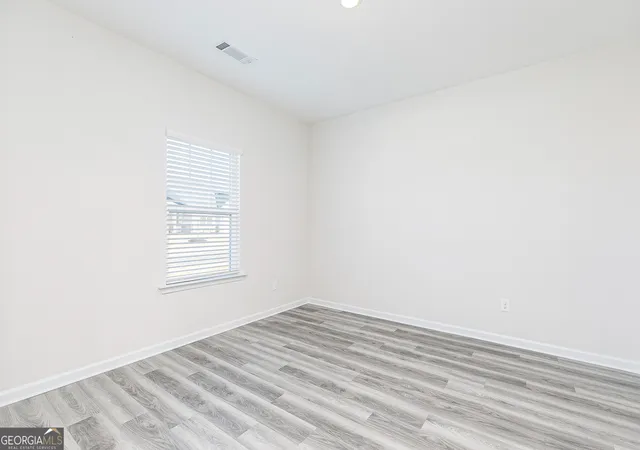 Photo 4 of Sale Pending at 326 Bluegill Dr, Jefferson, GA 30549 | MLS# 10845226 | Listing updated on 2026-09-13