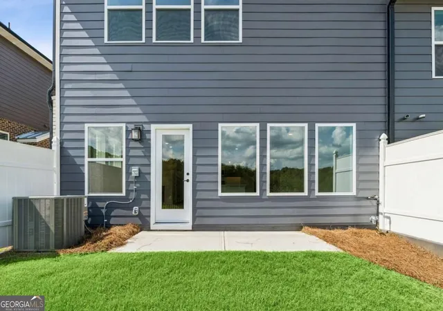 Photo 2 of Single family home for sale at 222 Redbud Rd, Canton, GA 30114 | MLS# 10846223 | Listing updated on 2026-09-30