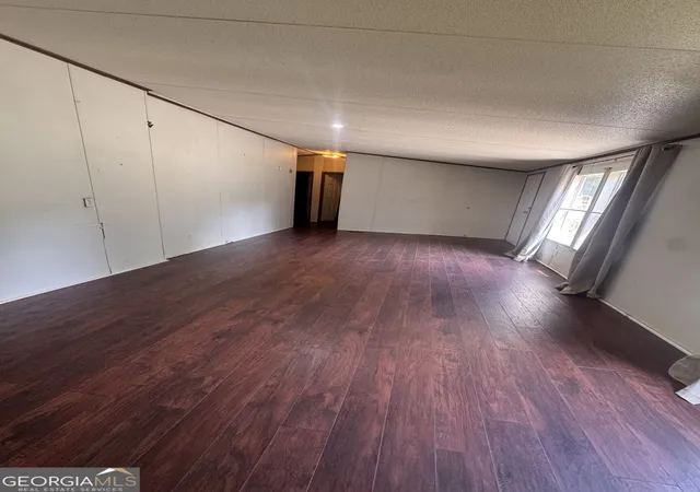 Photo 3 of Manufactured home for sale at 435 Blueberry Ln, Winder, GA 30680 | MLS# 10850782 | Listing updated on 2026-10-06