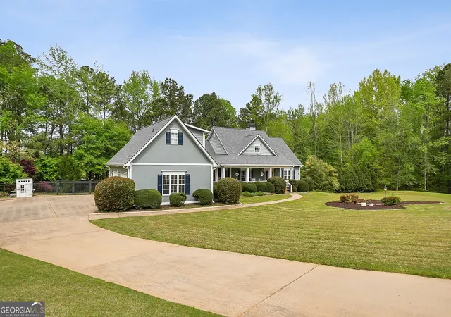 Photo 3 of Single family home for sale at 200 Chaparral Tr, Tyrone, GA 30290 | MLS# 10844211 | Listing updated on 2026-10-04