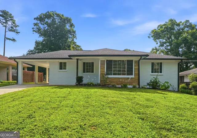 Photo 3 of Single family home for sale at 2118 Glendale Dr, Decatur, GA 30032 | MLS# 10853353 | Listing updated on 2026-10-09