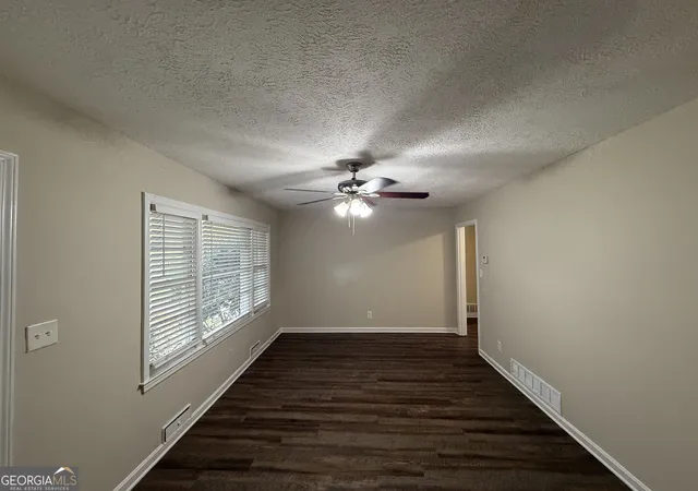 Photo 3 of Single family home for sale at 2431 Ivydale Dr Sw, Atlanta, GA 30311 | MLS# 10774351 | Listing updated on 2026-10-03