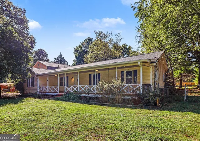 Photo 1 of Single family home for sale at 30 Patton St, Cartersville, GA 30120 | MLS# 10847721 | Listing updated on 2026-09-24
