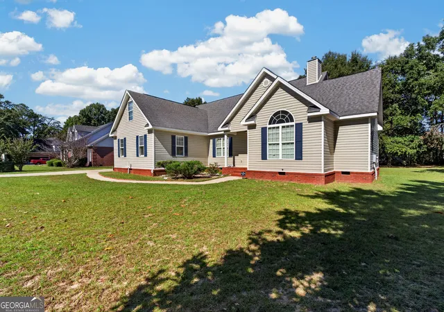 Photo 2 of Single family home for sale at 129 Hidden Crk Cir, Lizella, GA 31052 | MLS# 10876448 | Listing updated on 2026-10-28