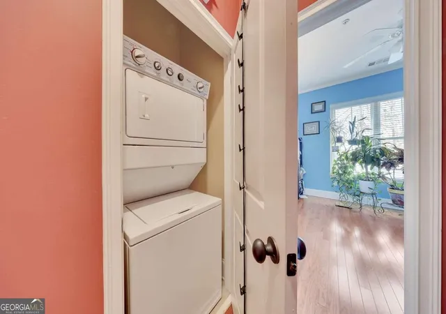 Listing Photo 2 - Condo for sale in building located at 11 Perimeter Ctr E, Atlanta, GA 30346 - Unit #1112