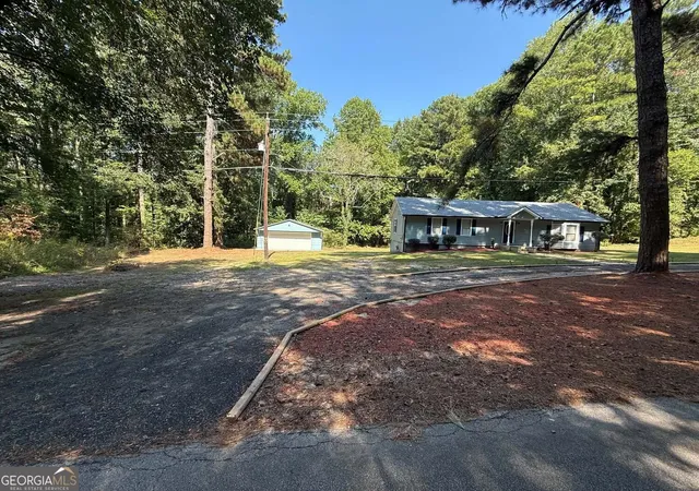 Photo 2 of Single family home for sale at 200 Gordon Cir Sw, Mableton, GA 30126 | MLS# 10850552 | Listing updated on 2026-10-05